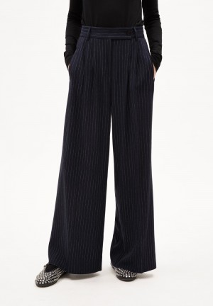 ARMEDANGELS KAAYUA PINSTRIPE Woven Pants made of LENZING™ ECOVERO™ Viscose Mix Night Sky-white | 7591204-IK