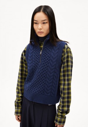 ARMEDANGELS OLAIAAS CABLE Knit Top Relaxed Fit made of Organic Wool Mix Noir Bleu | 4837902-IE