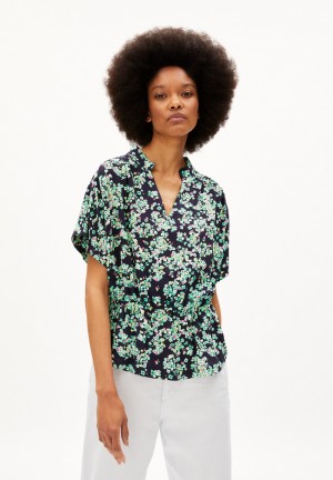 ARMEDANGELS STAACY DITSY FLORAL Blouse Relaxed Fit made of LENZING™ ECOVERO™ Viscose Night Sky | 2491608-PW